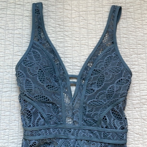 BECCA by Rebecca Virtue Color Play Show & Tell Plunge One Piece Swimsuit - XS - Picture 2 of 7